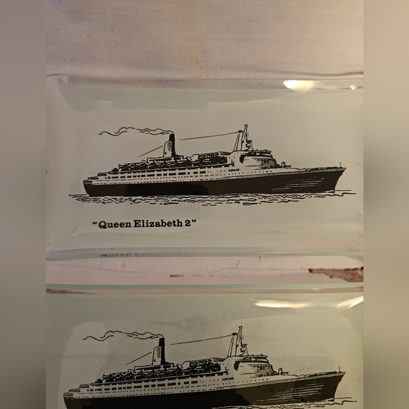 Vintage Set of Five Queen Elizabeth 2 Ship Small Plates - Picture 7 of 10